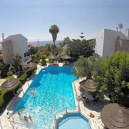 Hotel Paris Village